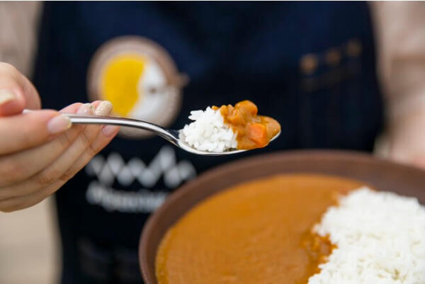 Alpen、カレー専門店“ココイチ”と開発したキャンプ用カレー「マイキャンプカレー」「カレー専用スプーン」など発売