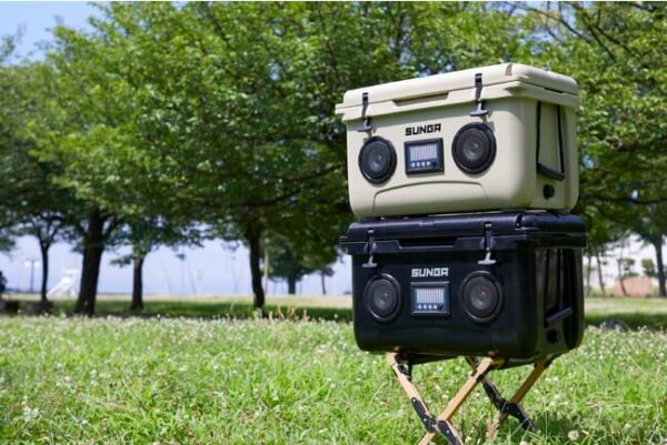SUNGA クーラーボックス45Lモデル、Bluetoothスピーカー内蔵で新発売
