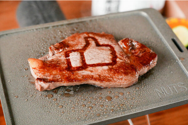「いいね！」マークが焼きつく鉄板「NUTS ごくあつ鉄板FFG」