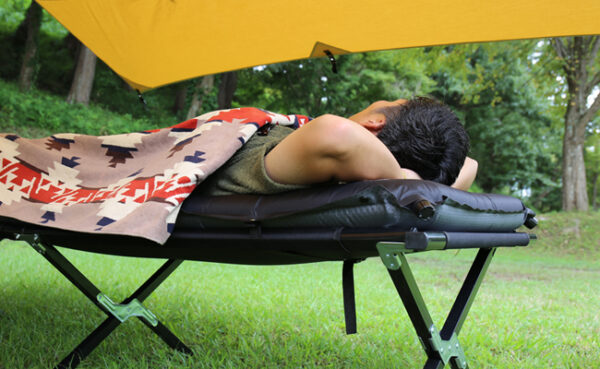 アウトドアブランド「RIOSOL」から、極厚のアウトドアマット「Inflatable mat 100」が登場