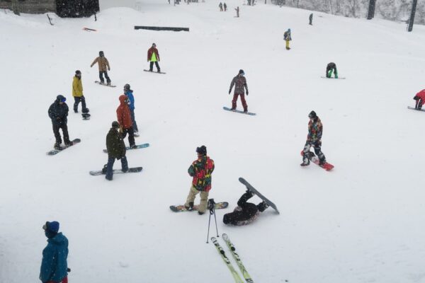 スノーボーダーに人気のBURTON（バートン）メンズ・レディース・キッズウェアを紹介