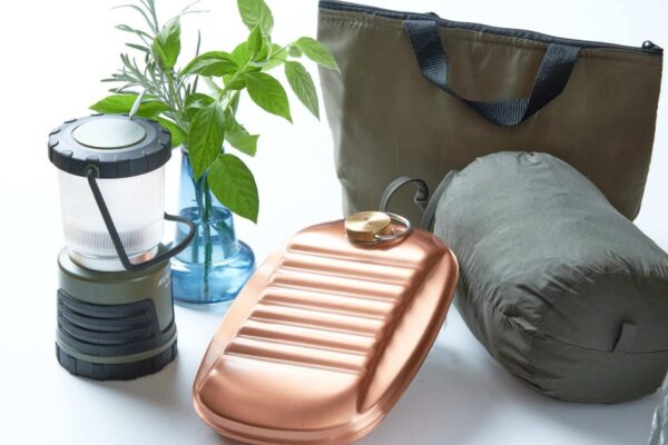 キャンプに湯たんぽがあると便利！寒い時期を快適に過ごす湯たんぽ活用術も紹介