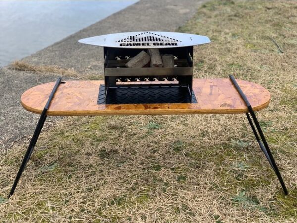 CAMELGEAR スケボーテーブルNEOはキャンプでも自宅のインテリアテーブルとしても馴染みやすいデザイン