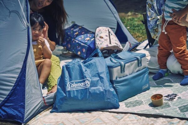 Colemanが日常の買い物にも活躍するクーラーバッグを発売、便利なエコバッグ付き