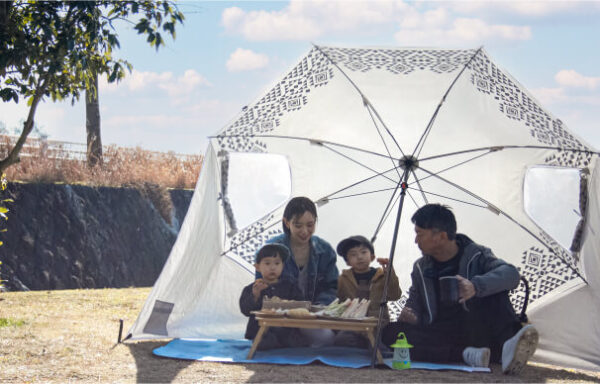 組み立て不要！傘のようにパッと開くだけで完成！新感覚日傘型タープ「パラソルタープ」