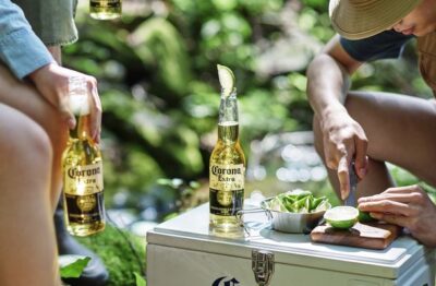 自然の中で仲間とリラックスするためのアウトドアブランド 「CORONA OUT IN NATURE COLLECTION」