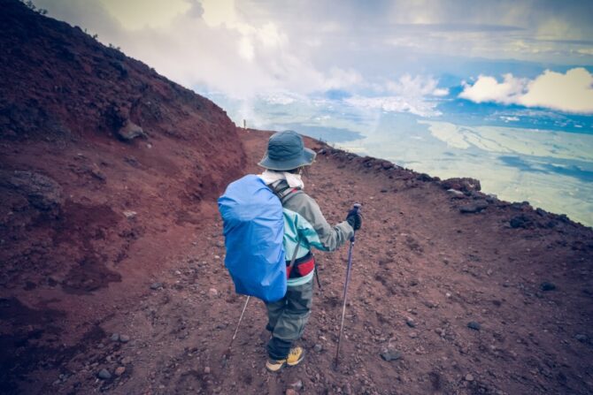 登山における雨対策「ザックカバー」の選び方