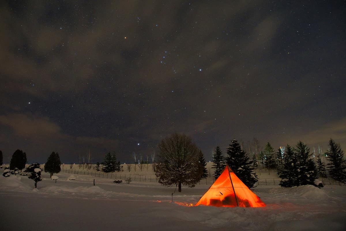 雪中キャンプ　ワンポール（ティピー）テント
