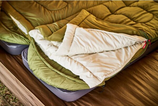 Coleman、着脱可能なフード付き封筒型スリーピングバッグを新発売