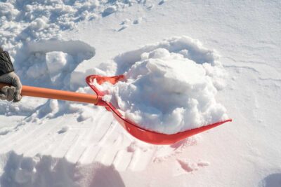 【2024年版】おすすめの雪山登山用スコップ3選