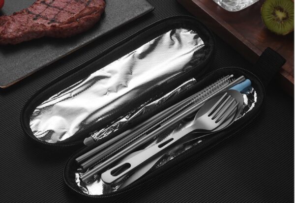 低光沢でスタイリッシュな「GeeCutlery」、一生モノと言われる純チタンカトラリーセット