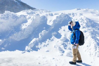 雪山登山でビーコンが必要な理由