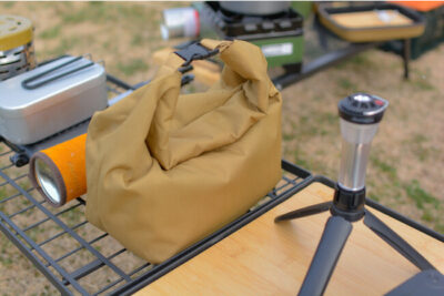 Montagnaから、キャンプやレジャーでハードに使える「バックル付き保冷・保温バッグ」