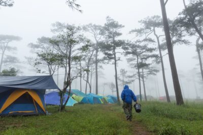 梅雨キャンプでも楽しめるアクティビティとお役立ちアイテムを紹介