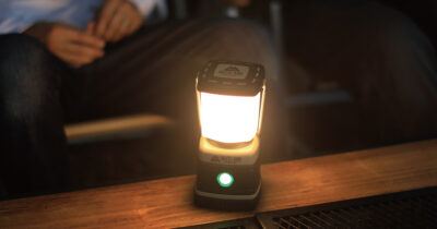 VASTLAND、無段階調光・3段階調色に加え、4通りの使い方ができる「充電式LEDランタン 1000ルーメン」を発売