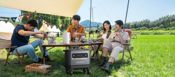 長寿命の新世代リン酸鉄リチウムイオンバッテリー搭載ポータブル電源「PowerRoam 2200」