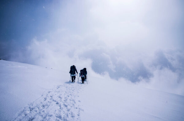 登山中の撤退タイミング！4つのポイントをおさえてリスクを回避しよう