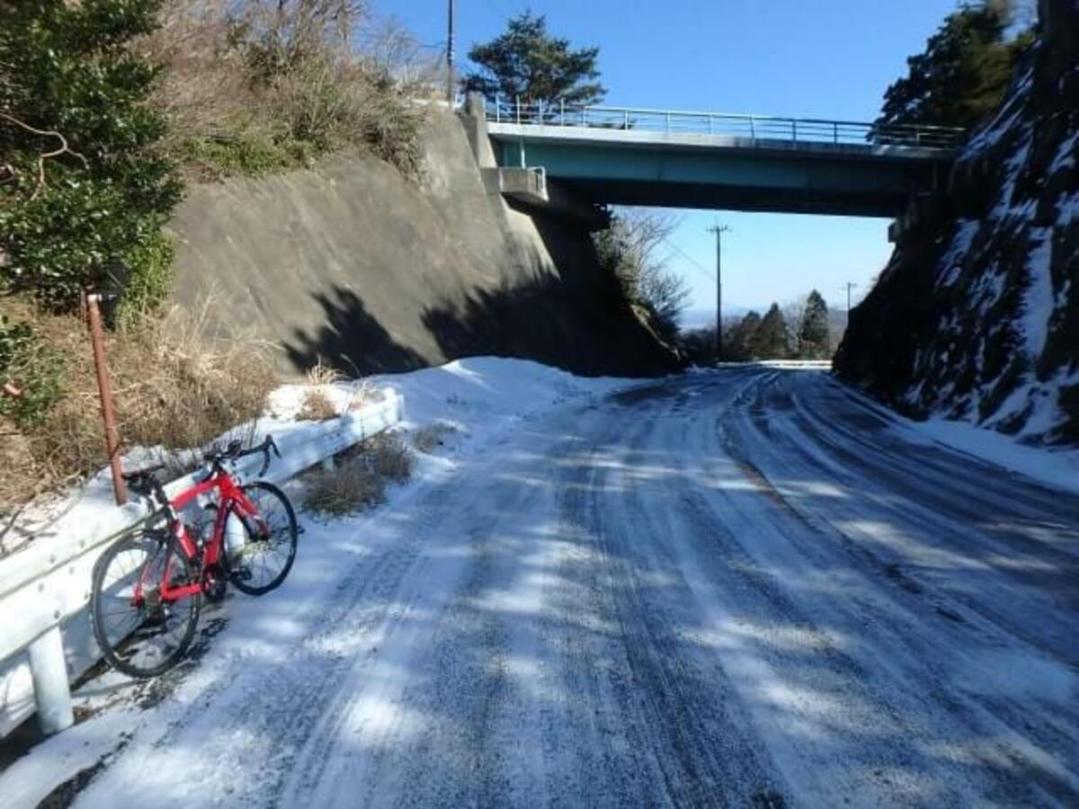 ロードバイク　雪道・凍結　危険理由