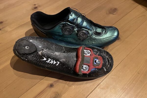 「いつのまに？」ロードバイククリートの摩耗に気づかず走行した結末とは