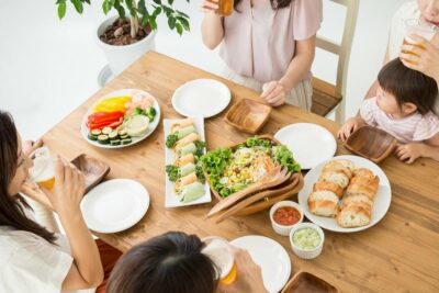 お酒を愛するあなたへ！発酵食品と一緒においしく楽しく健康的に飲む方法