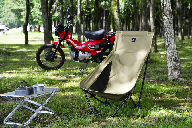 折りたたみで持ち運び簡単！デイトナから快適なハイバックローチェアが登場