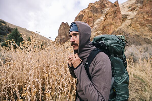 人気の「エアメッシュシリーズ」が進化！秋冬登山に最適なリニューアルモデル登場