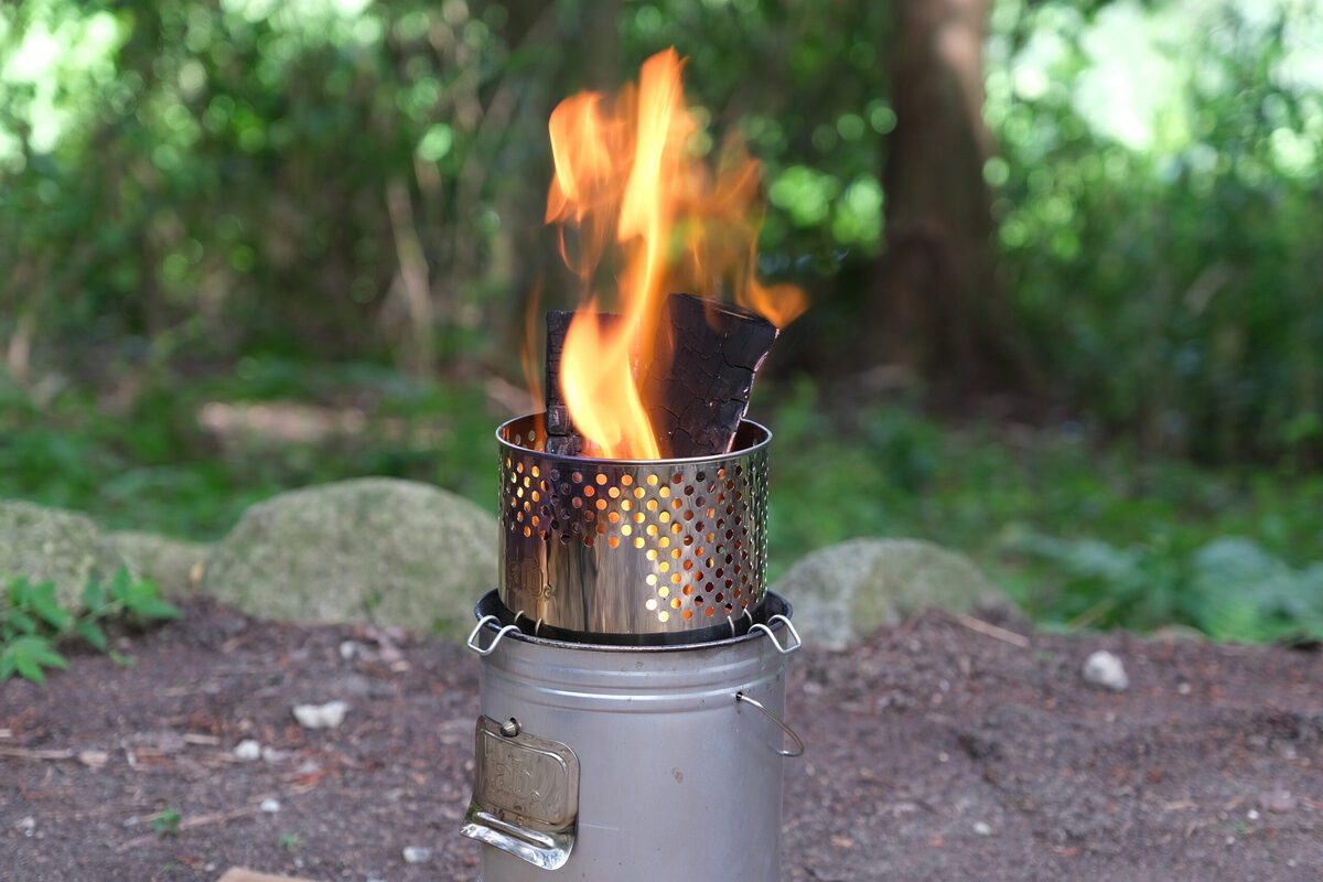 新型二次燃焼ストーブ『缶ストーブEX』10月発売