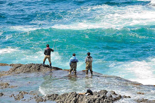 台風後の釣りは安全？釣れる理由と危険回避の基準を徹底解説
