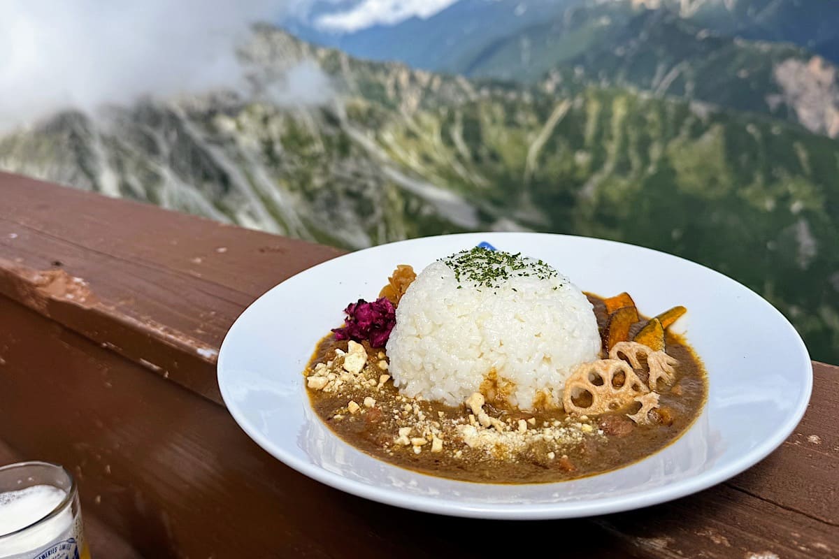 北穂高岳　登山　小屋迫