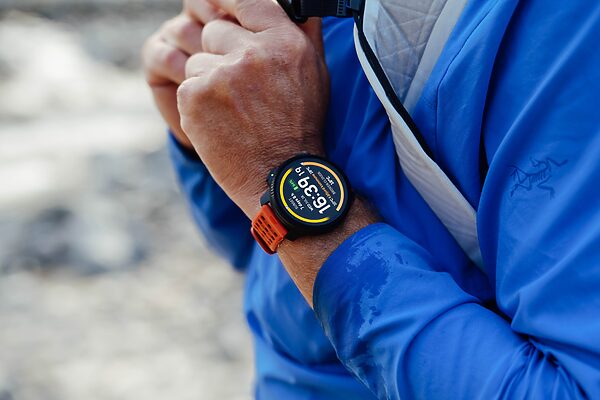 冒険心を刺激する新作！Suuntoから「Vertical 2」新登場