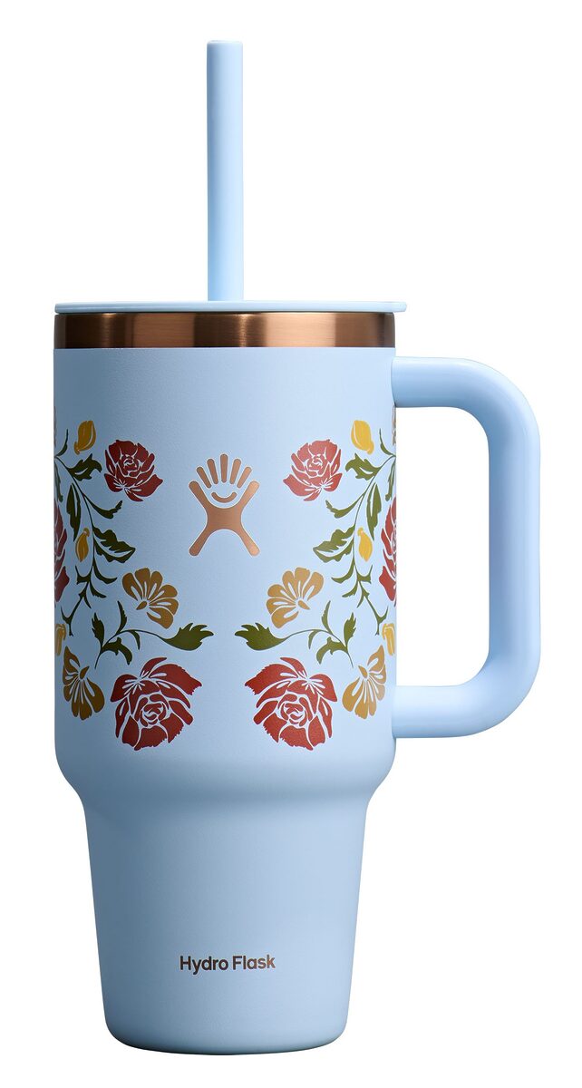 対象商品:OUT WEST 32oz TRAVEL TUMBLER / OUT WEST 32oz WIDE FLEX STRAW CAP カラー:Western Light Blue / Western Dark Blue 発売日:2025年10月17日より順次発売 価格: ・OUT WEST 32oz TRAVEL TUMBLER ¥6,800(税抜) ・OUT WEST 32oz WIDE FLEX STRAW CAP ¥7,800(税抜) 取扱店舗:全国のHydro Flask正規取扱店および公式オンラインストア