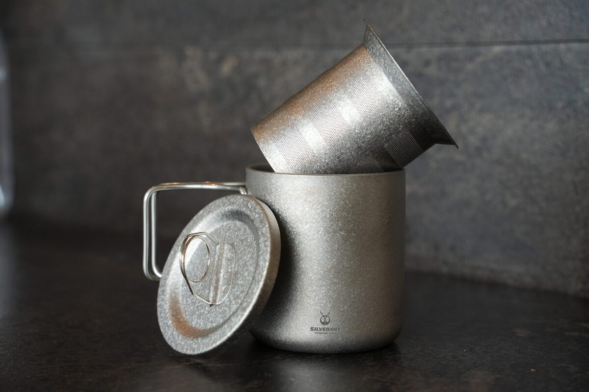 「結晶化チタン 茶漉し付き ダブルウォールマグ」新発売