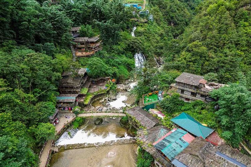 カットカット村