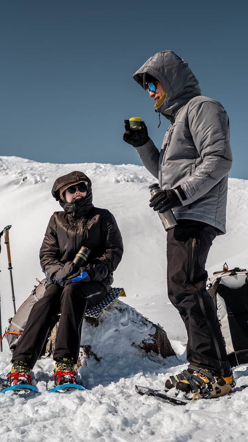 過酷な雪山で体温を守る finetrack「ポリゴンヘリオス」最高保温アウター登場