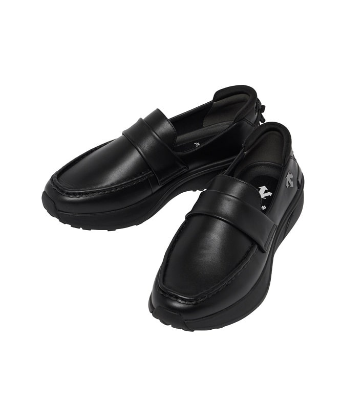 雨雪OK！アウトドアも街も。デサントのハイスペックなスニーカーローファー登場