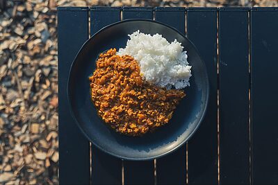 「サウナの後に外で食べる」sio監修メニューがEarthboatに登場