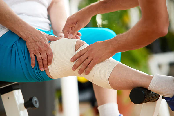 その膝の違和感、放置しないで！登山と加齢が招く半月板損傷から学んだこと